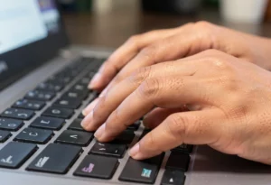 Critères pour choisir un transcripteur audio immobilier en Belgique 